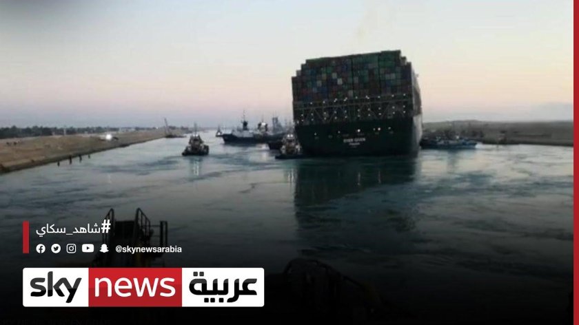 Корабль перегородил Суэцкий канал