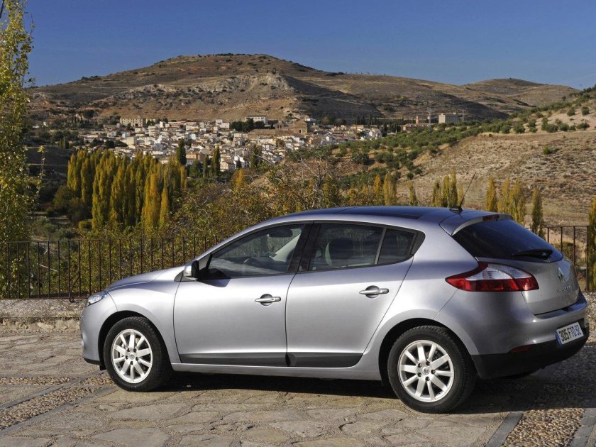 Рено Меган хэтчбек