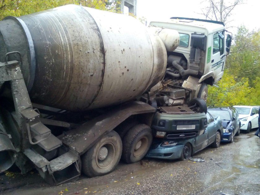 Автобетоносмеситель 581412