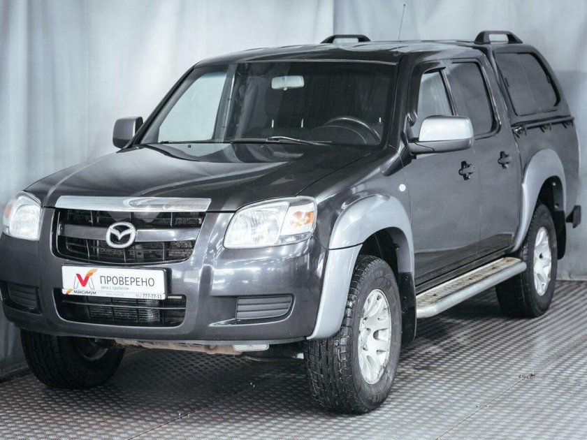 Мазда БТ-50 пикап чёрный дизель