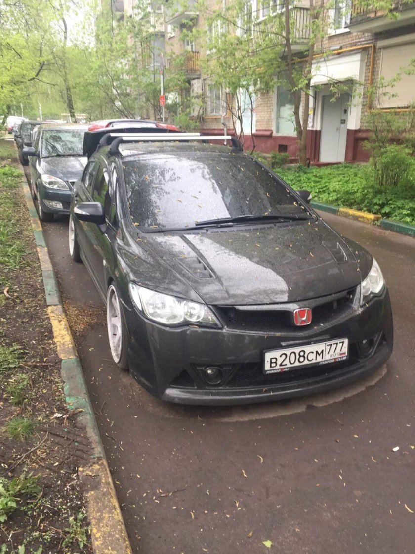 Багажник на крышу Хонда Цивик 4д 2008