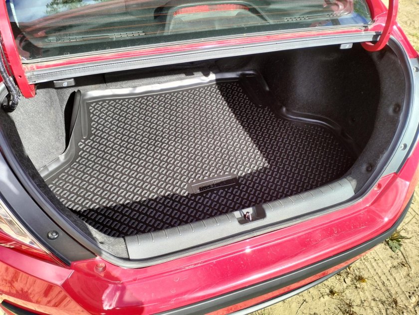 Коврик в багажник Honda Civic 4d