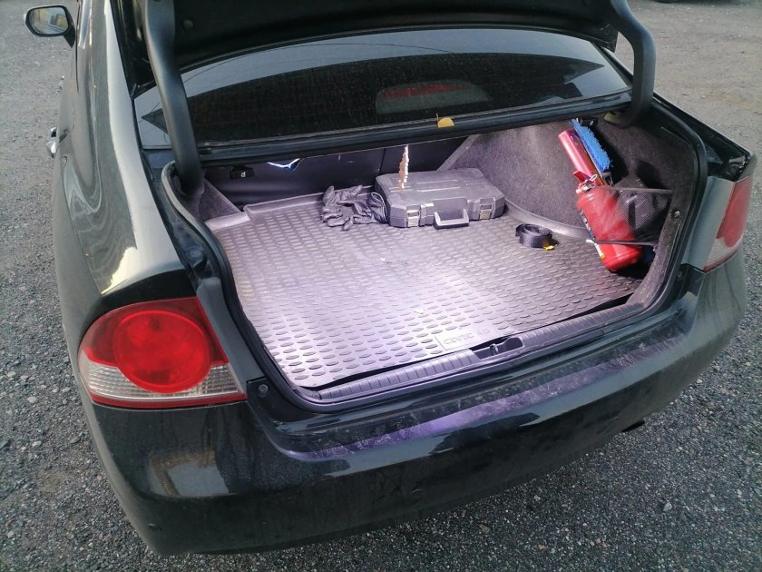 Honda Civic 4d багажник заводской герметик