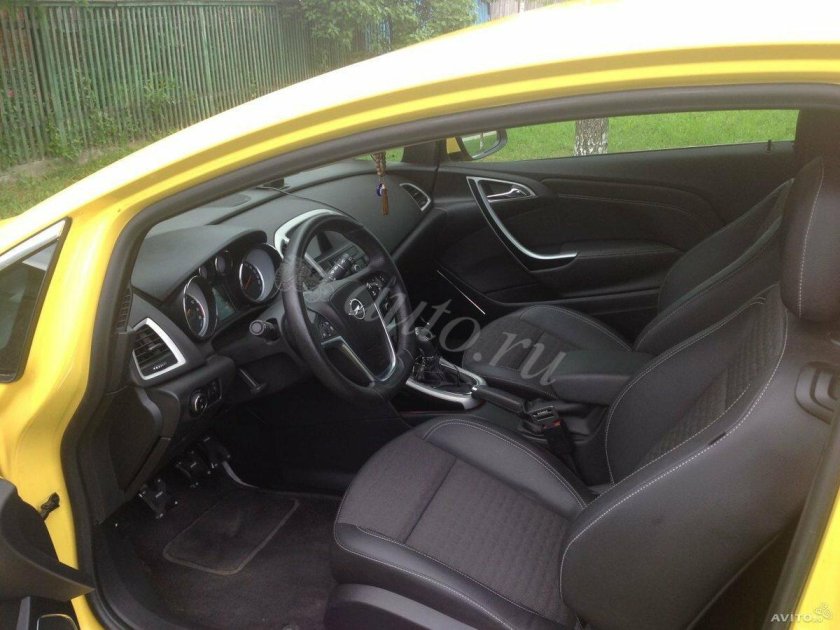 Опель Астра GTC купе салон