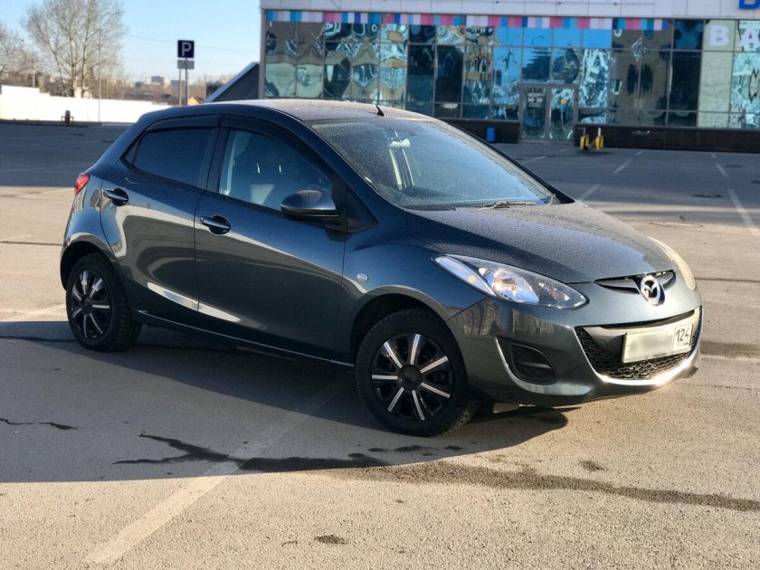 Mazda Demio 2012 год