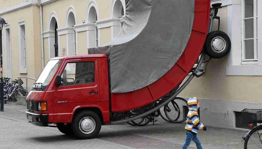 Эрвин Вурм грузовик