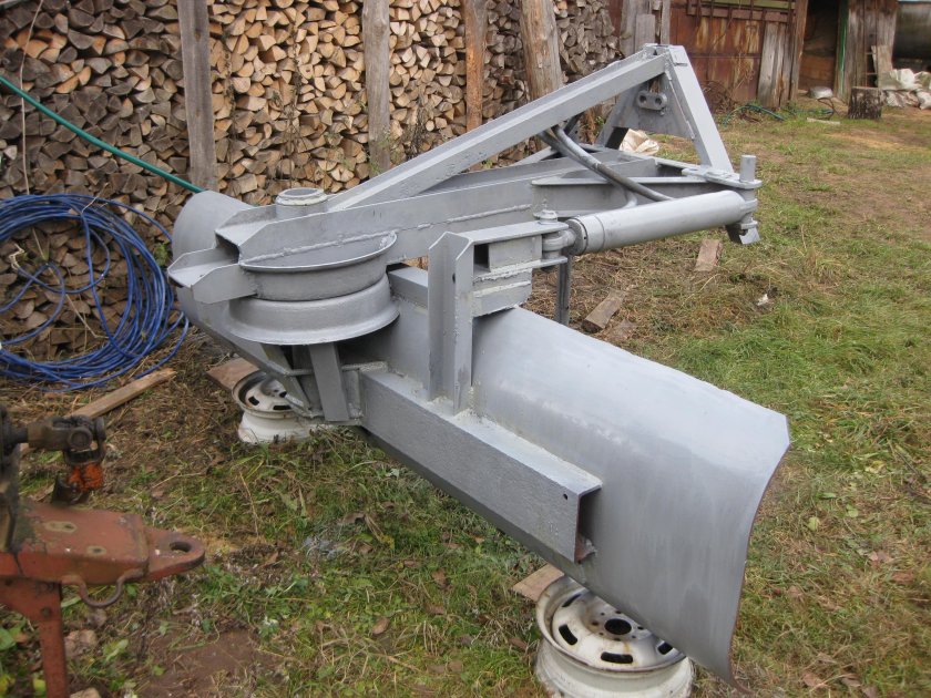 Лопата поворотная на МТЗ 80