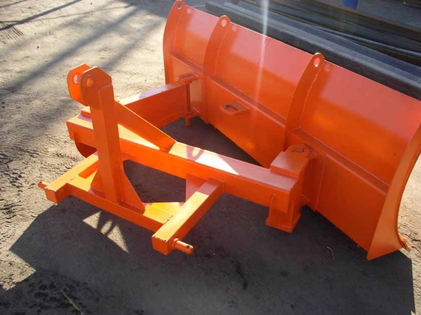 Поворотный отвал на т 150