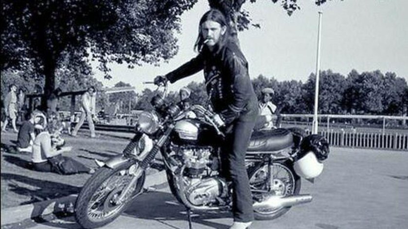 Lemmy Kilmister с мотоциклом