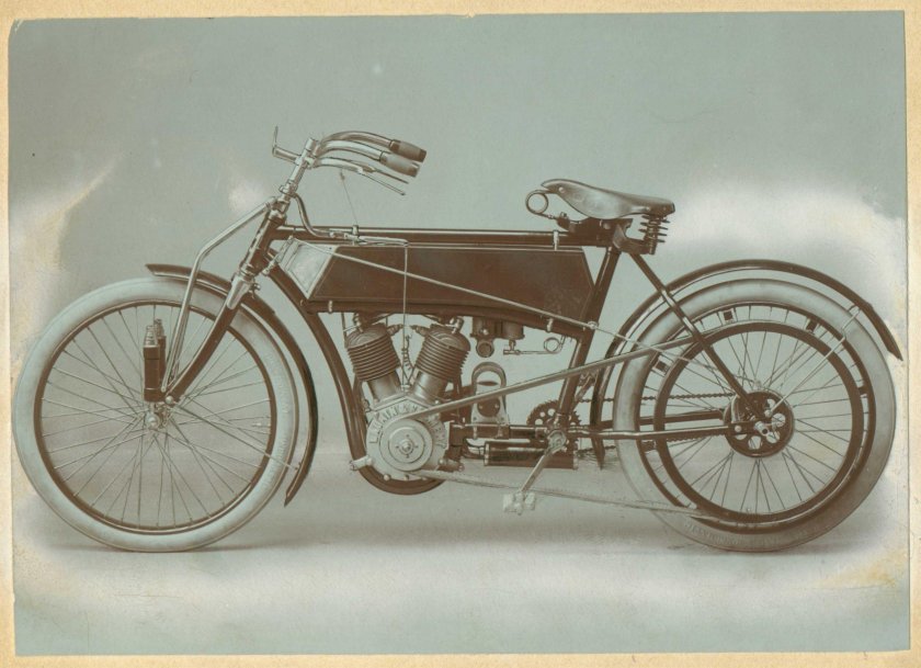 Первый мотоцикл Laurin &amp; Klement