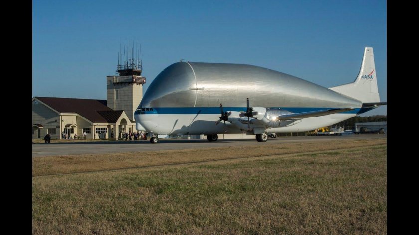 Super Guppy самолет
