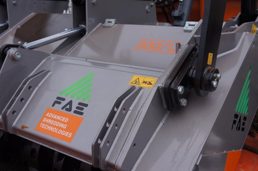 Машины для расчистки просек м-300