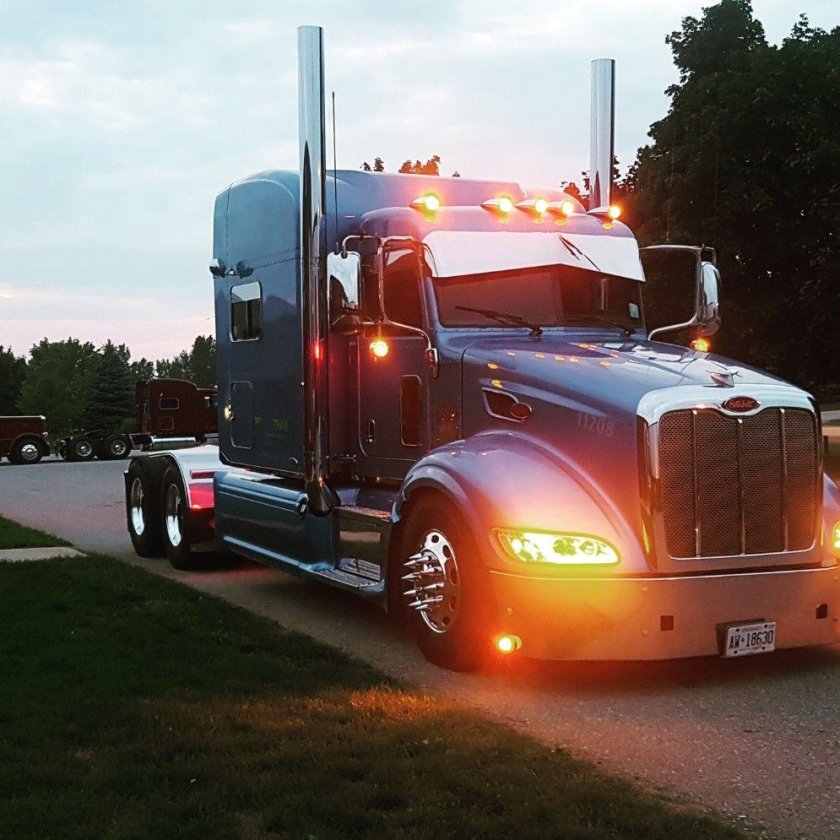 Трак Петербилт 386