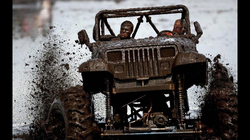 Jeep Wrangler 4 в грязи
