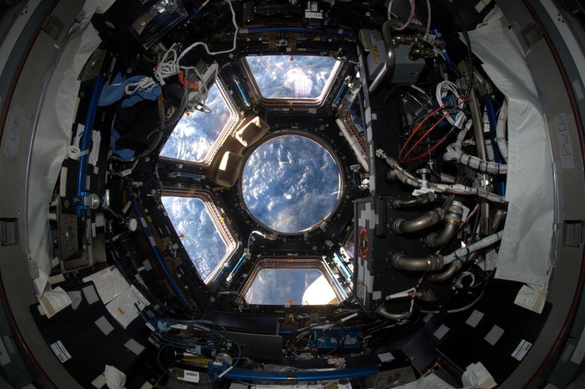 Космическая станция внутри