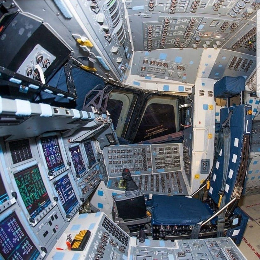 Кабина Спейс шаттла