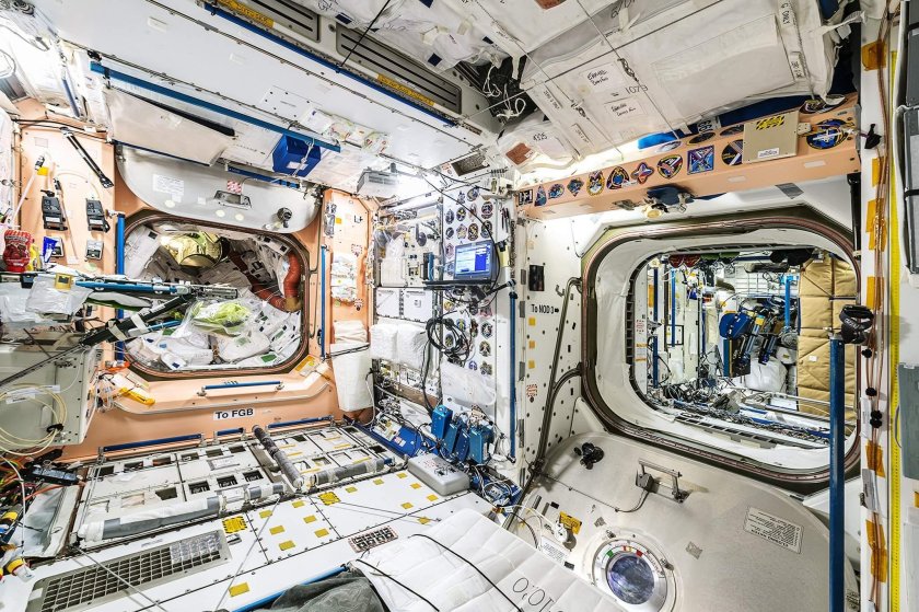 Спейс шаттл внутри