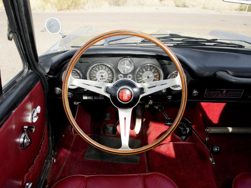 Fiat 2300s салон