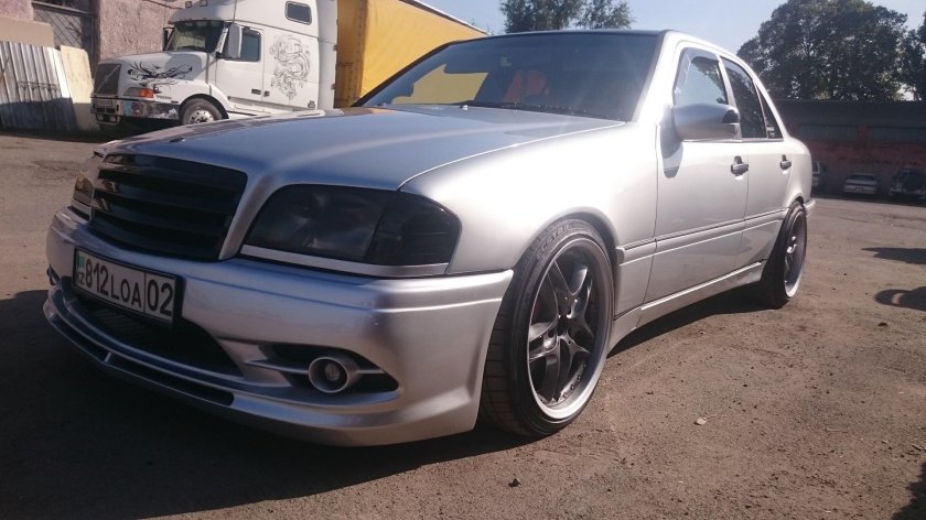 W202 в АМГ обвесе