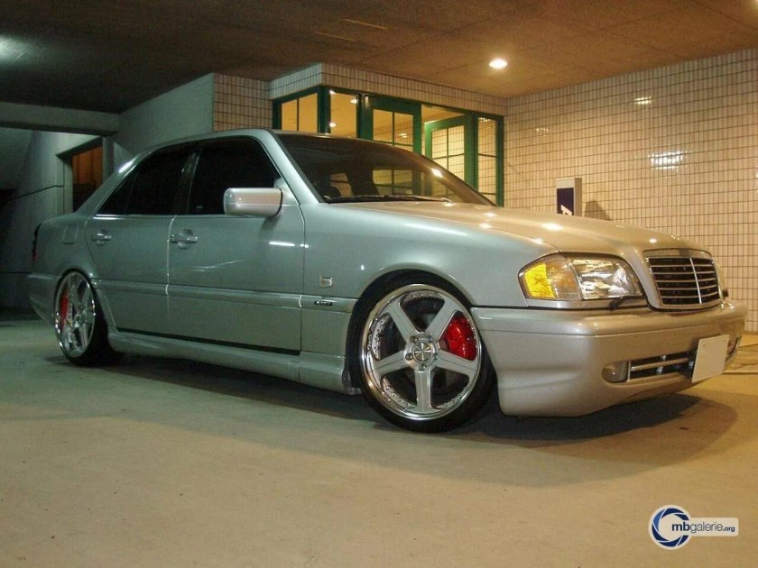 Mercedes Benz c class w202