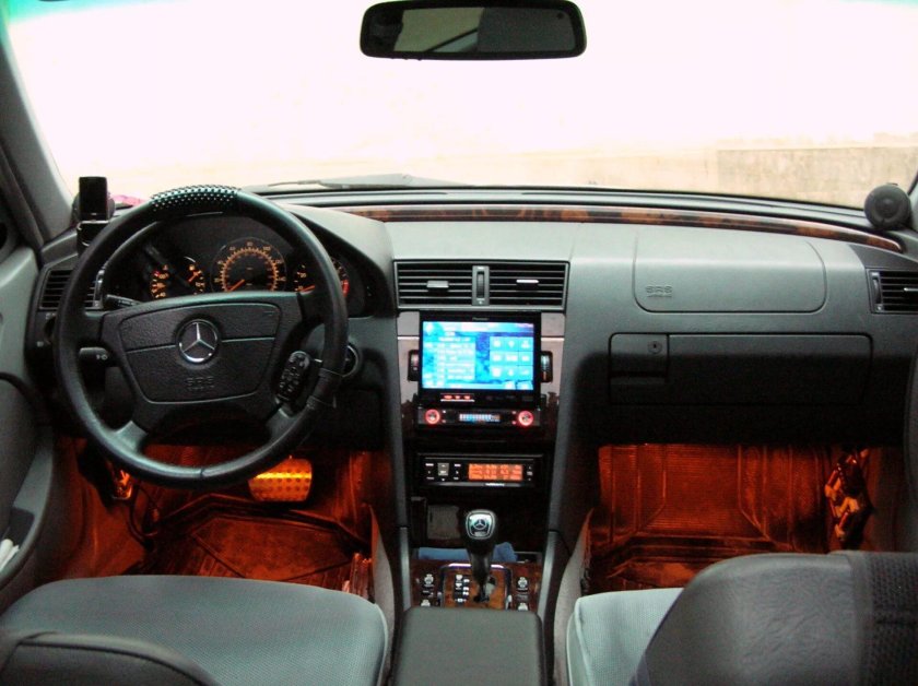 Mercedes-Benz w202 салон