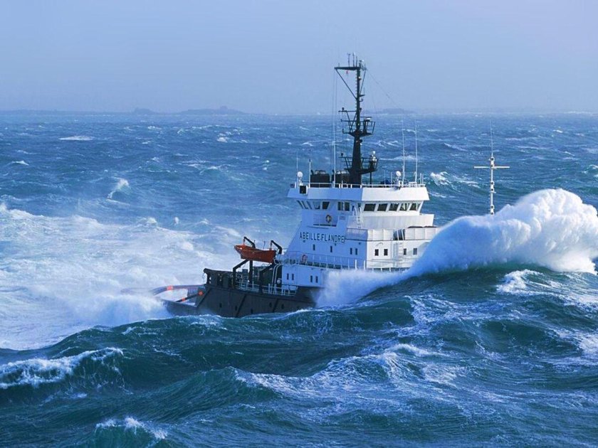 Балтийское море рыболовецкое судно