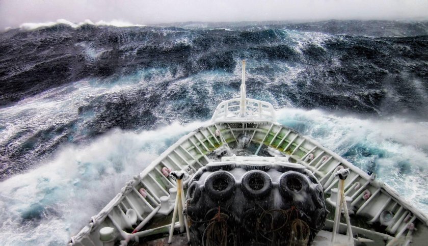 Шторм вид с корабля