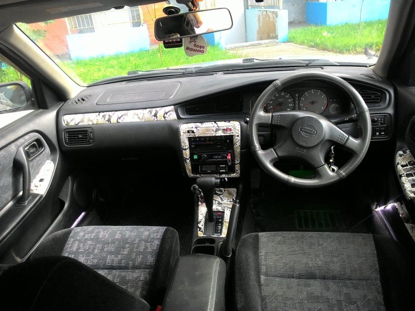 Nissan Bluebird u14 салон