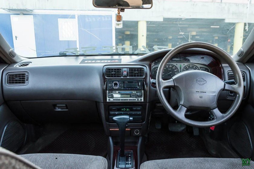 Nissan Presea 1991 салон