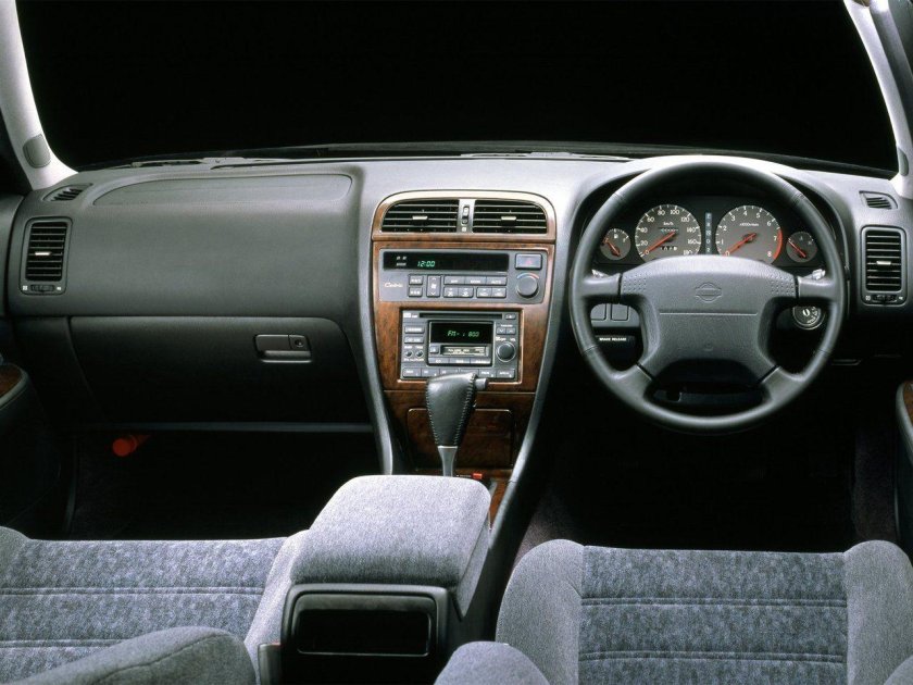 Nissan Cedric 1995