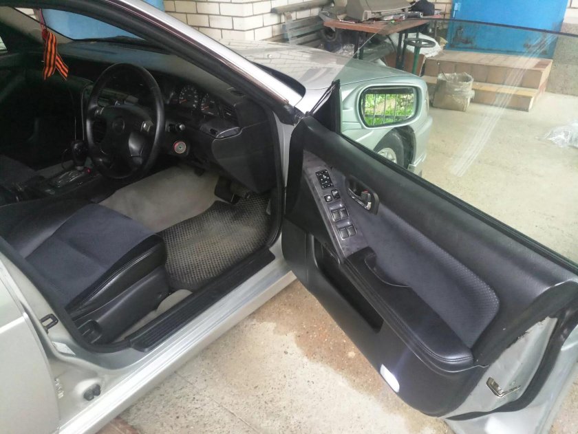 Nissan Laurel c35 салон