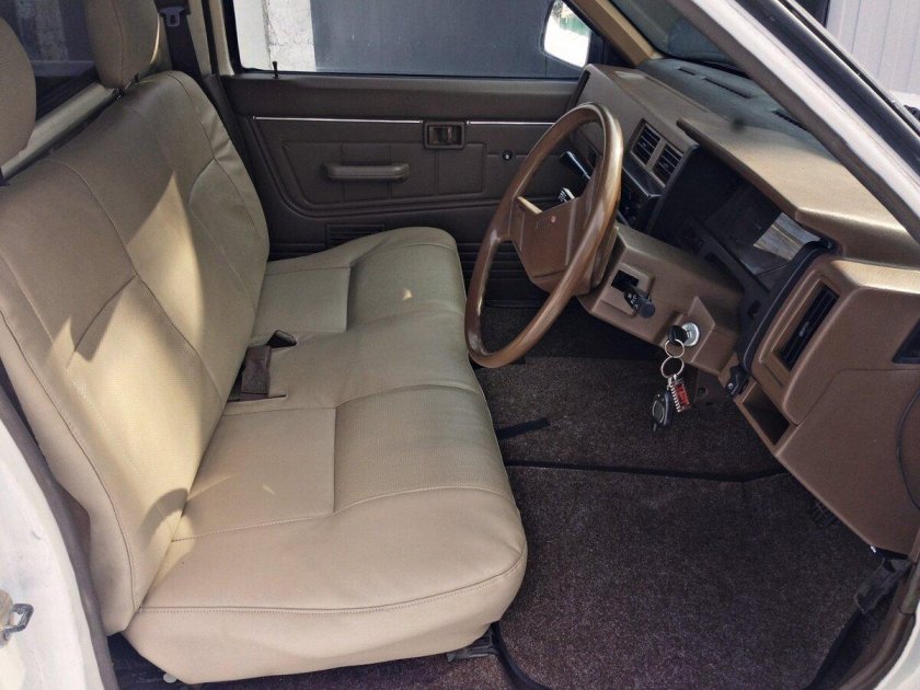 Nissan Datsun d21 салон