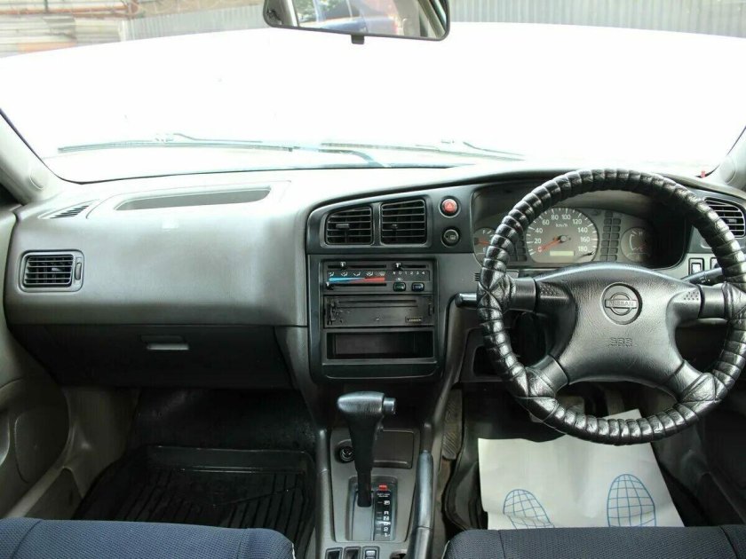 Nissan Expert 2001