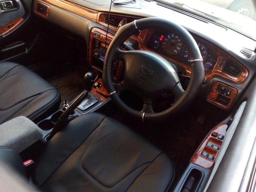Nissan Bluebird 1997 SSS салон