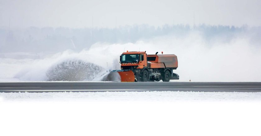 Машина для очистки взлетной полосы