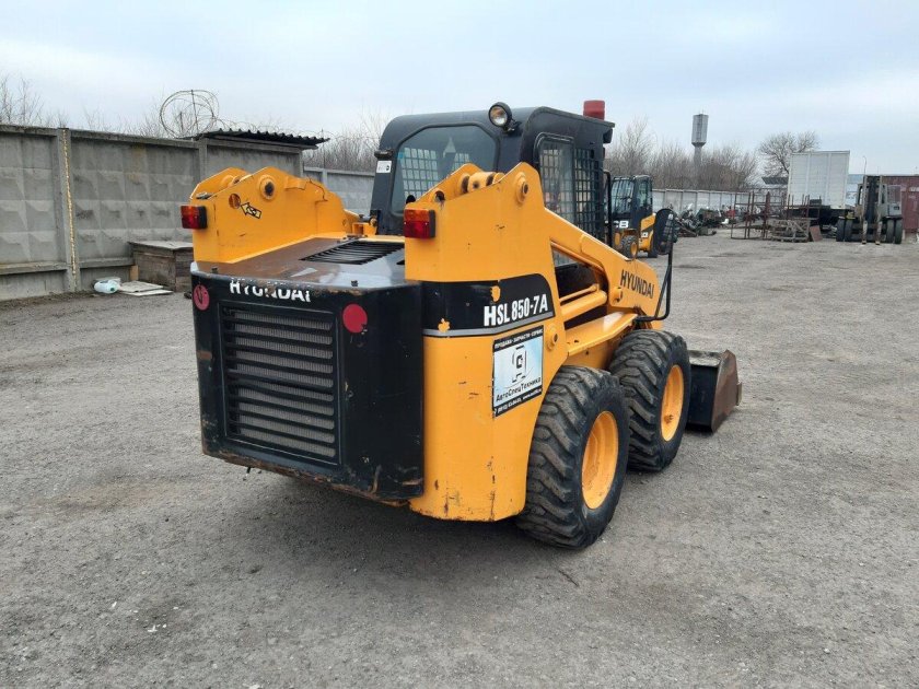 Мини погрузчик Хендай 850 7а
