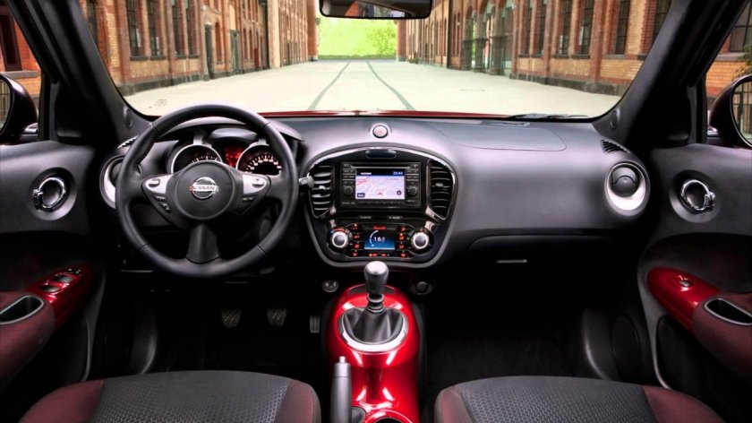 Nissan Juke 2010 салон
