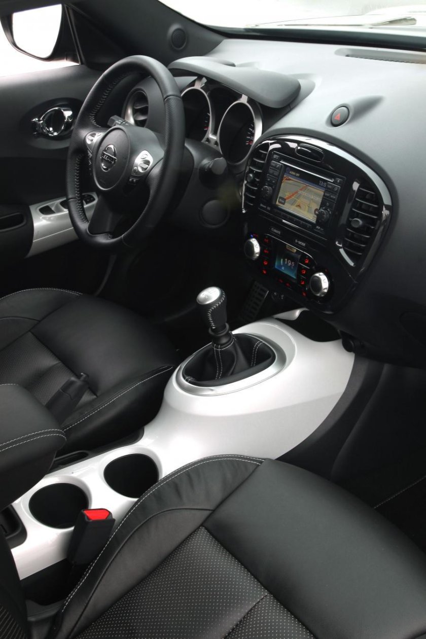 Nissan Juke 2012 салон