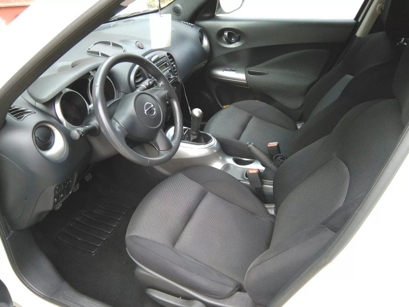 Nissan Juke 2011 салон