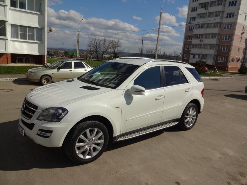 Мерседес ml. 5,5 2010 Белый