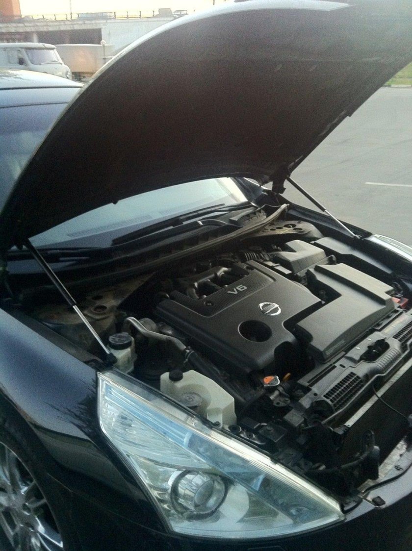 Упор капота Теана j32