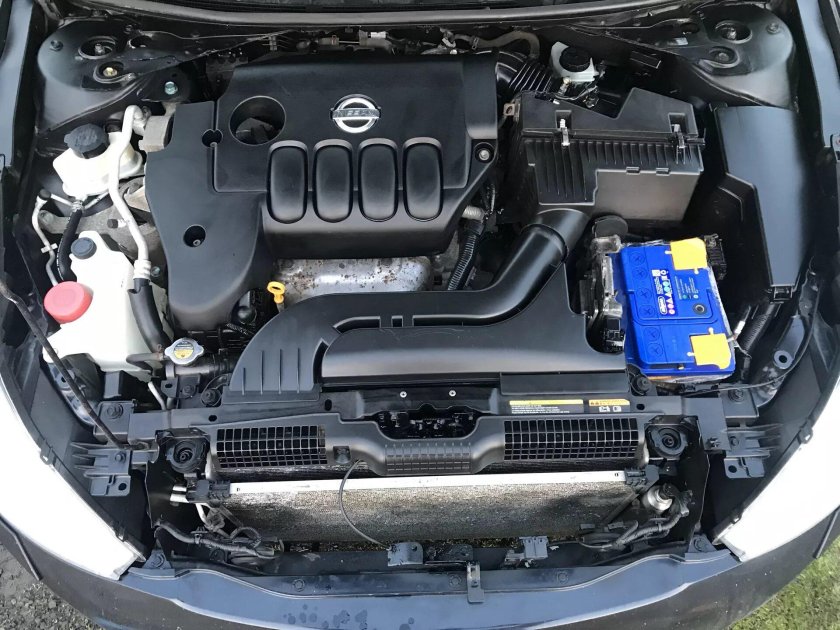 Подкапотное пространство Nissan Teana j32