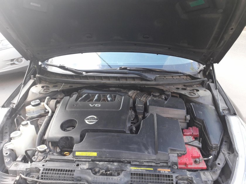 Упор капота Теана j32