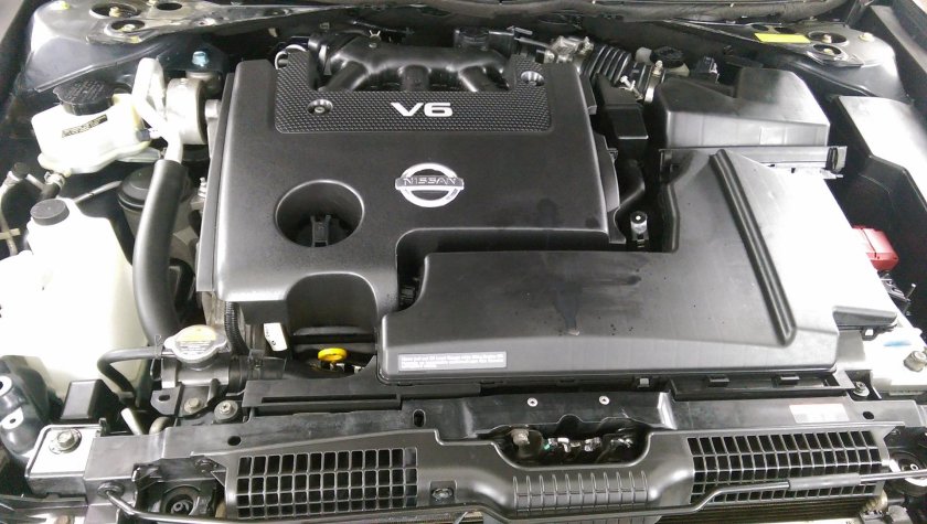 Подкапотное пространство Nissan Teana j32