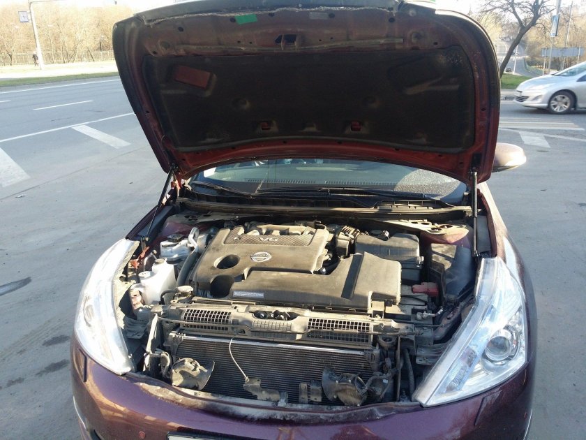 Капот Теана j32