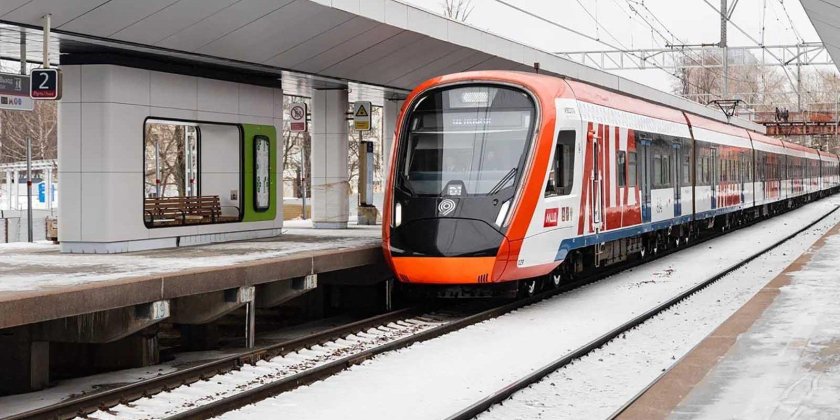 Поезд метро