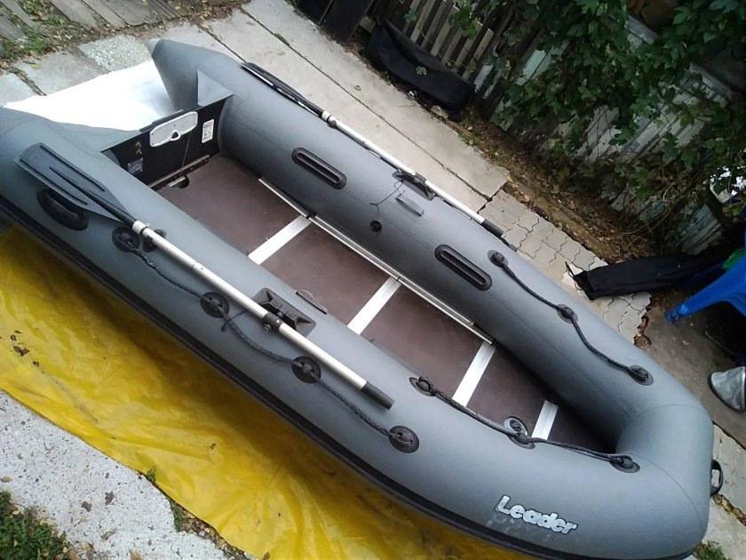Лодка Лидер 330
