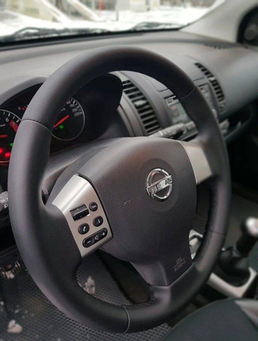 Nissan Note руль
