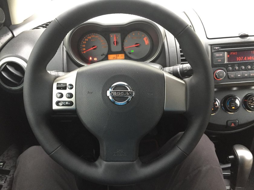 Nissan Note руль