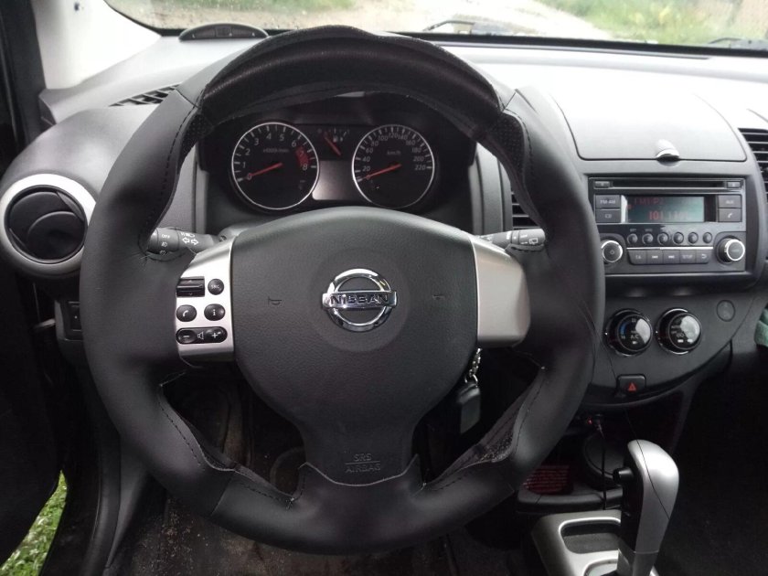 Nissan Note руль